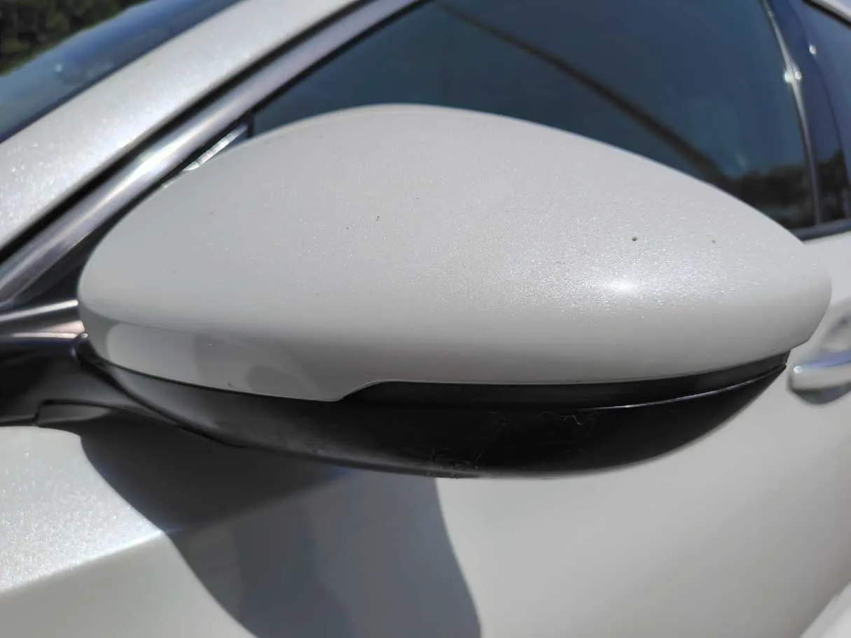 Car image 25