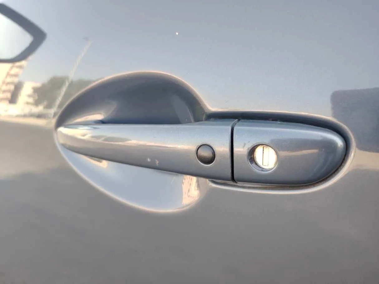 Car image 37