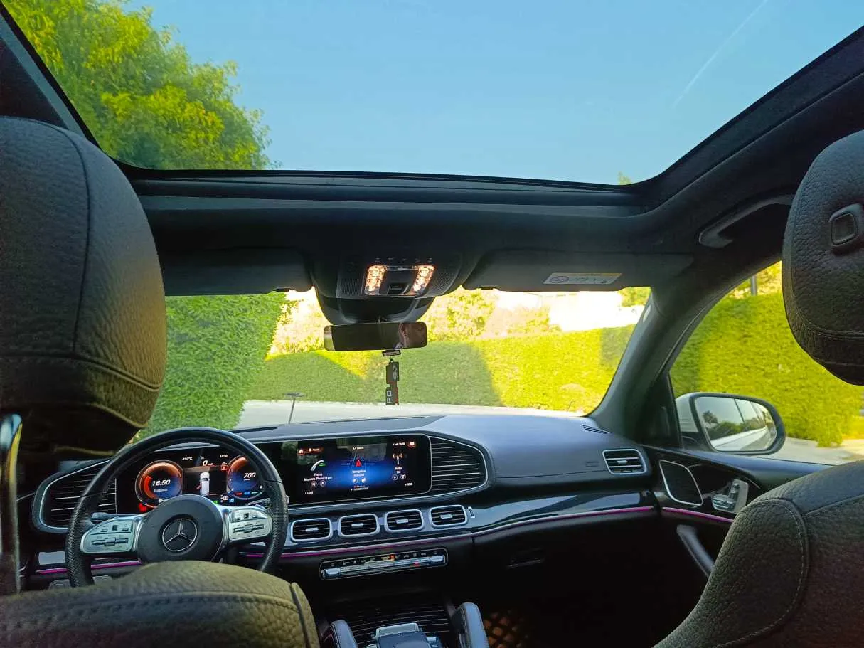 Car image 24