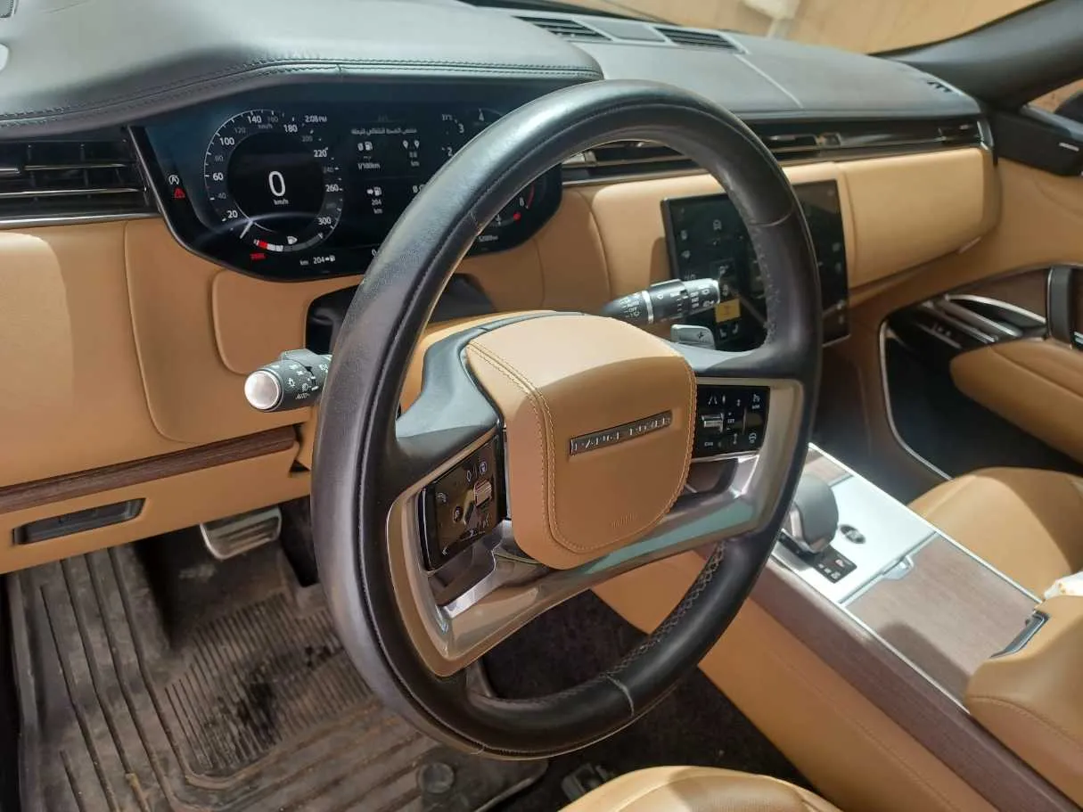 Car image 19