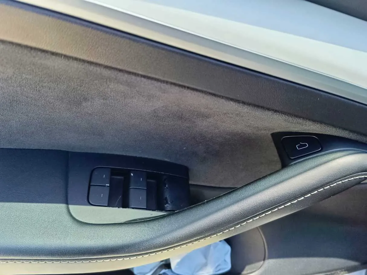 Car image 35