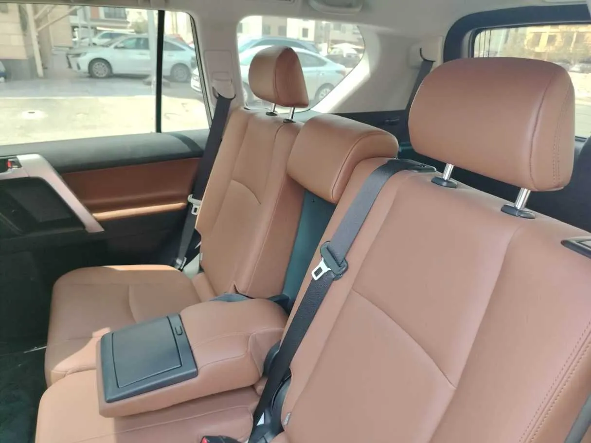 Car image 20
