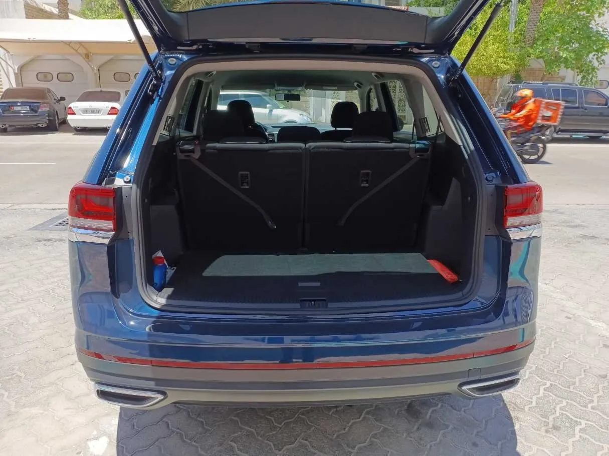 Car image 20