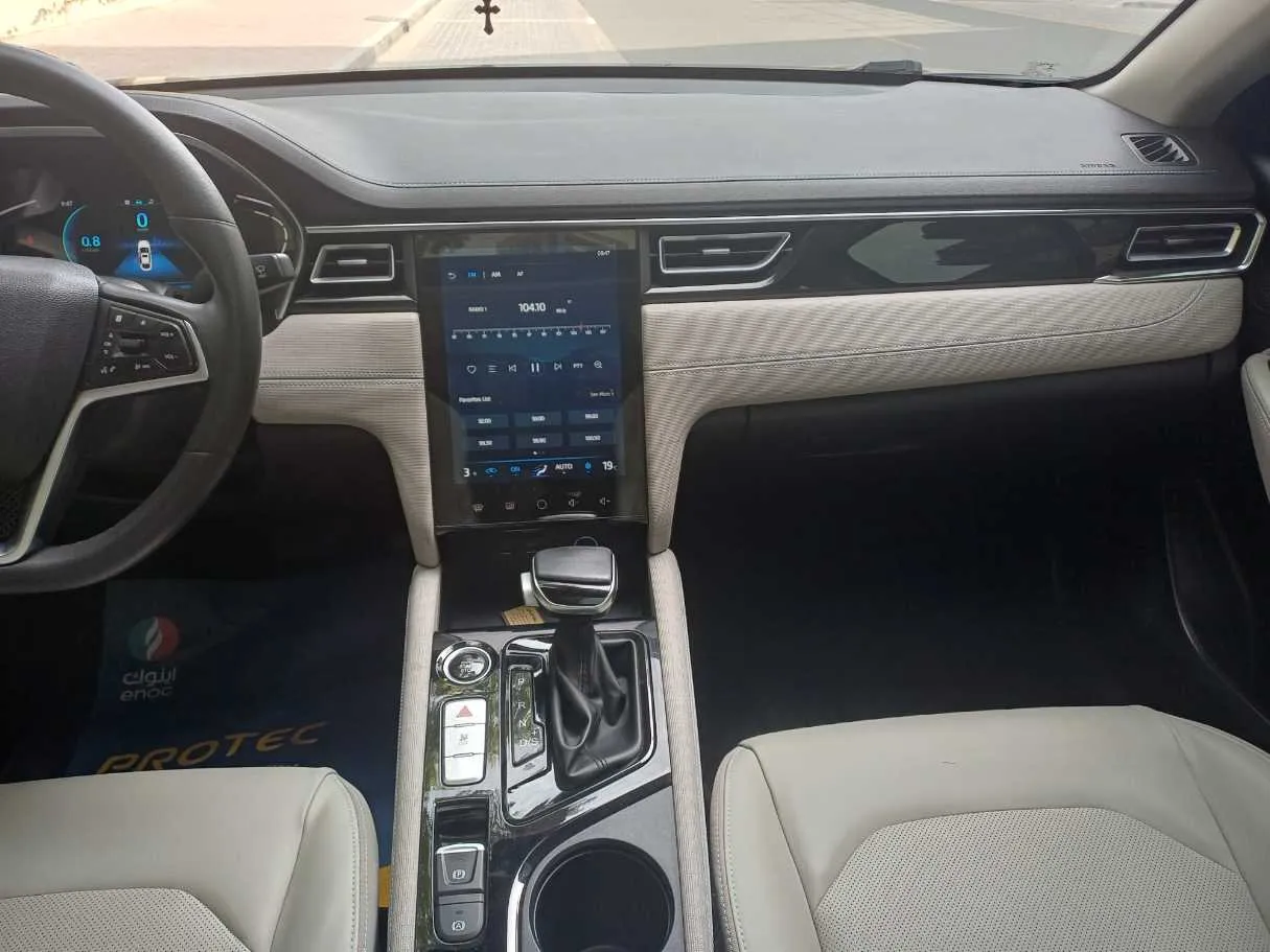 Car image 15