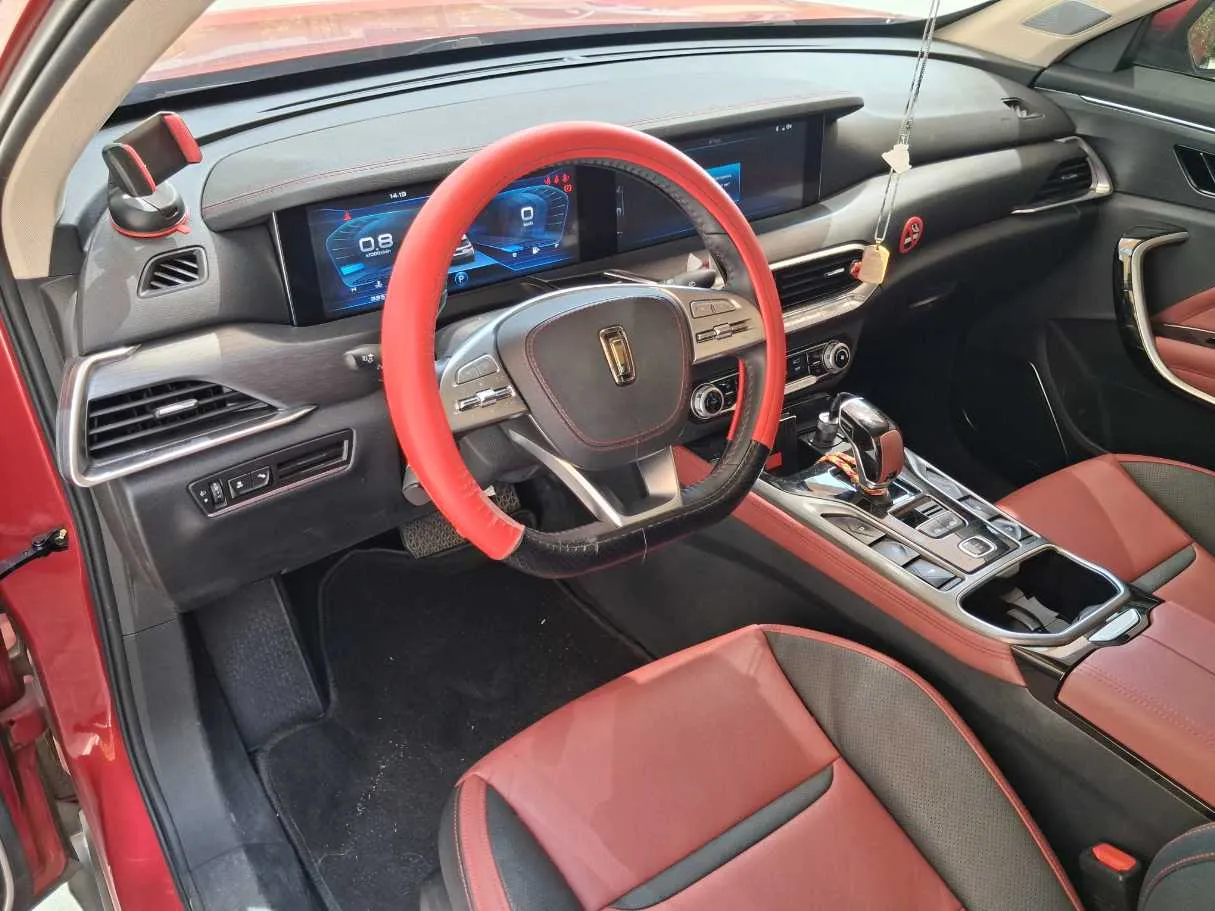 Car image 12