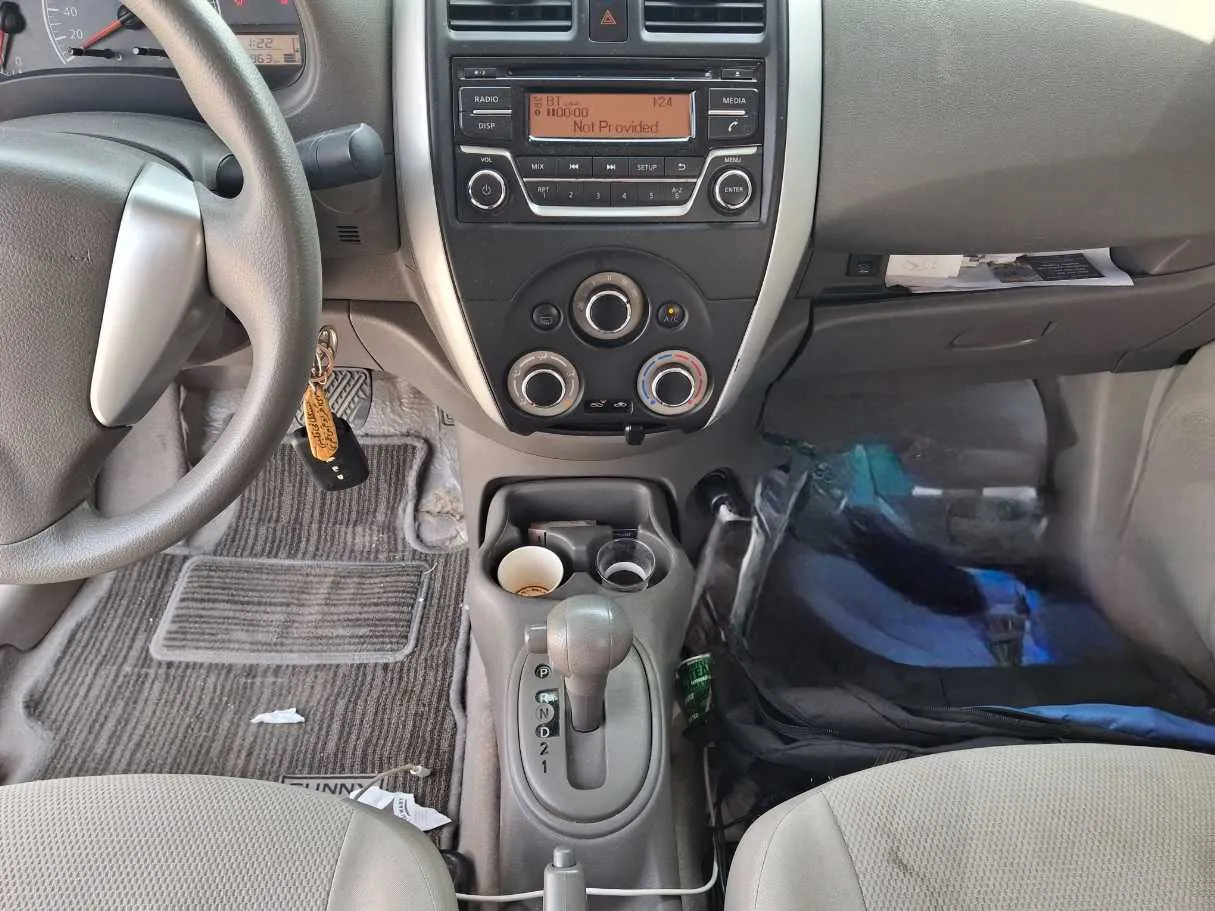 Car image 17