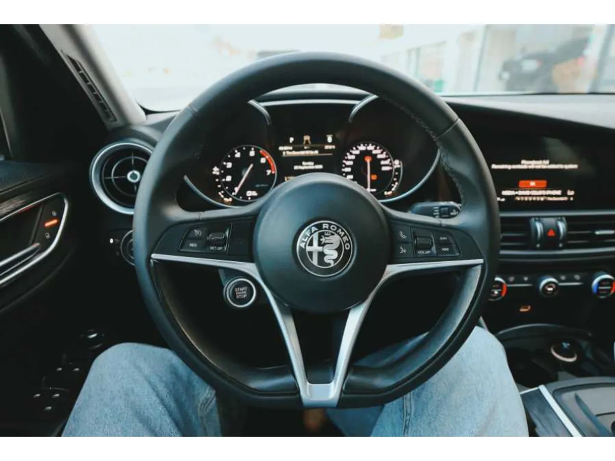 Car image 21