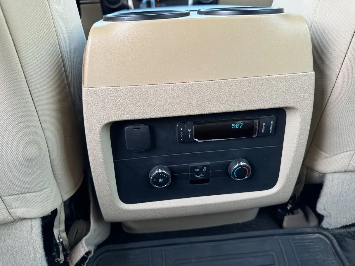 Car image 26