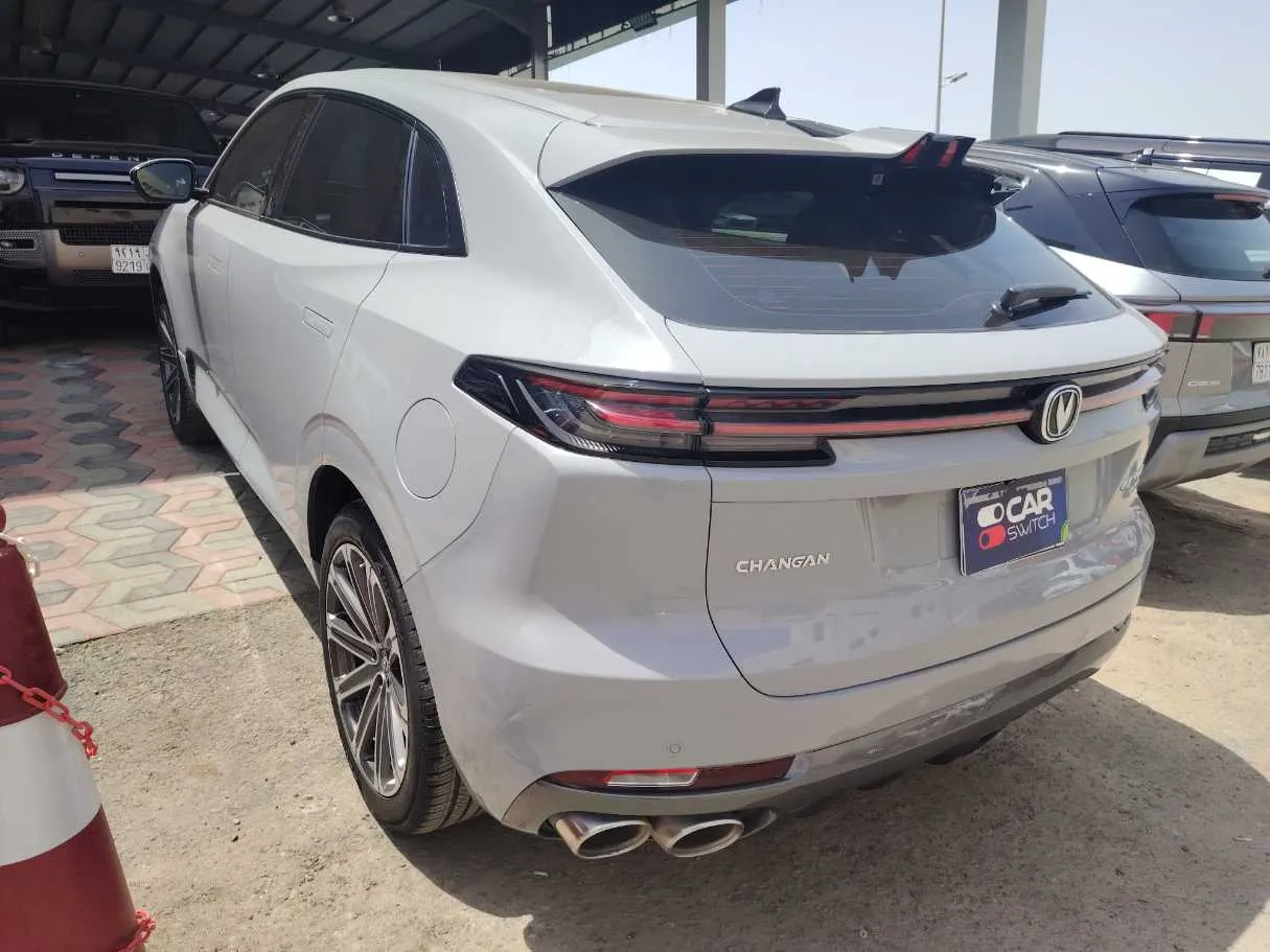 Car image 7