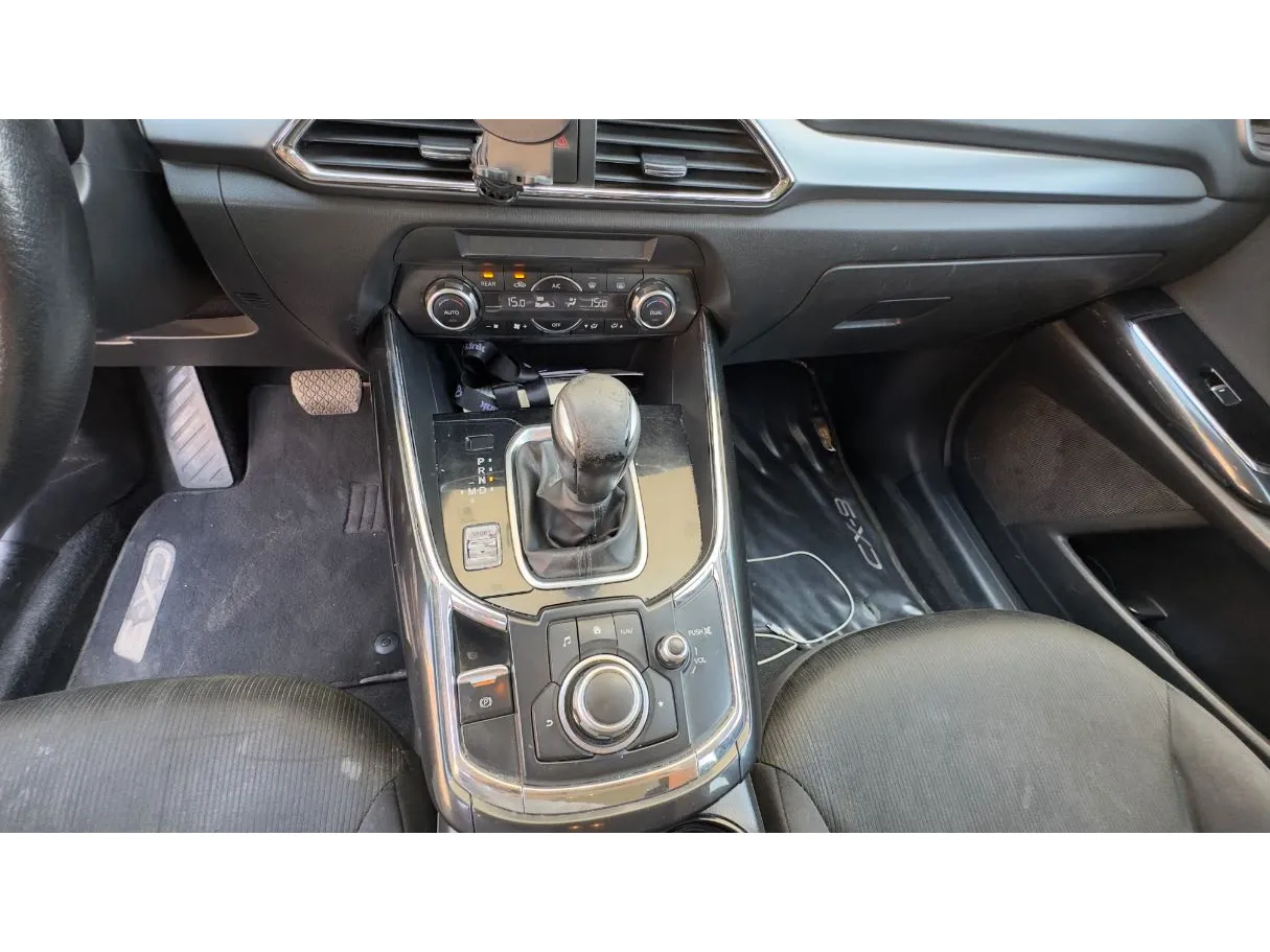 Car image 13