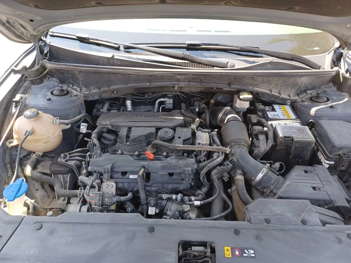 Car image 24