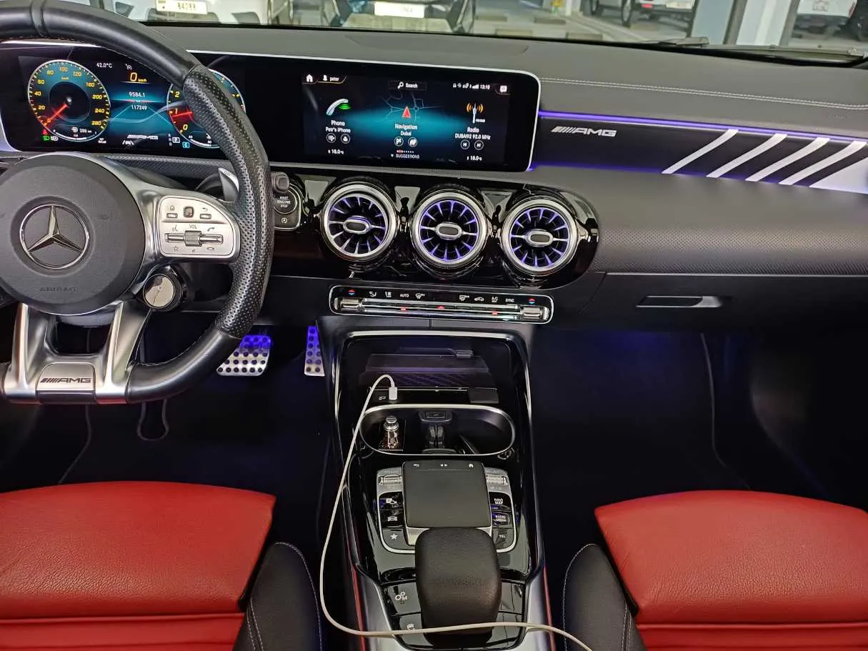 Car image 18