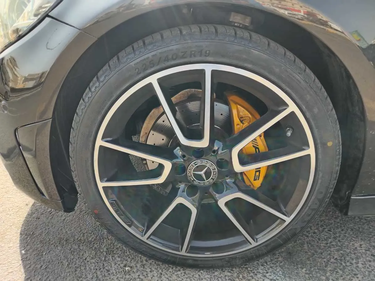 Car image 10