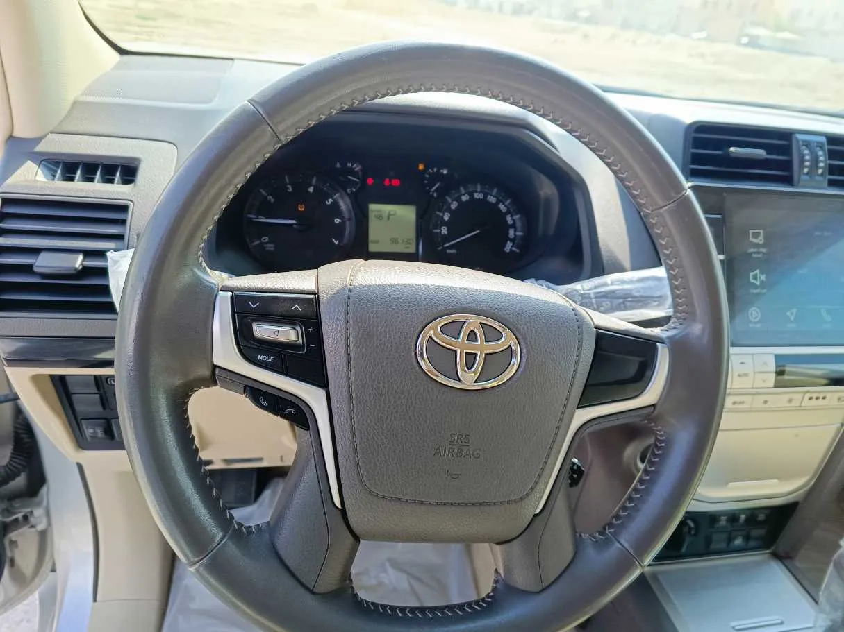 Car image 24