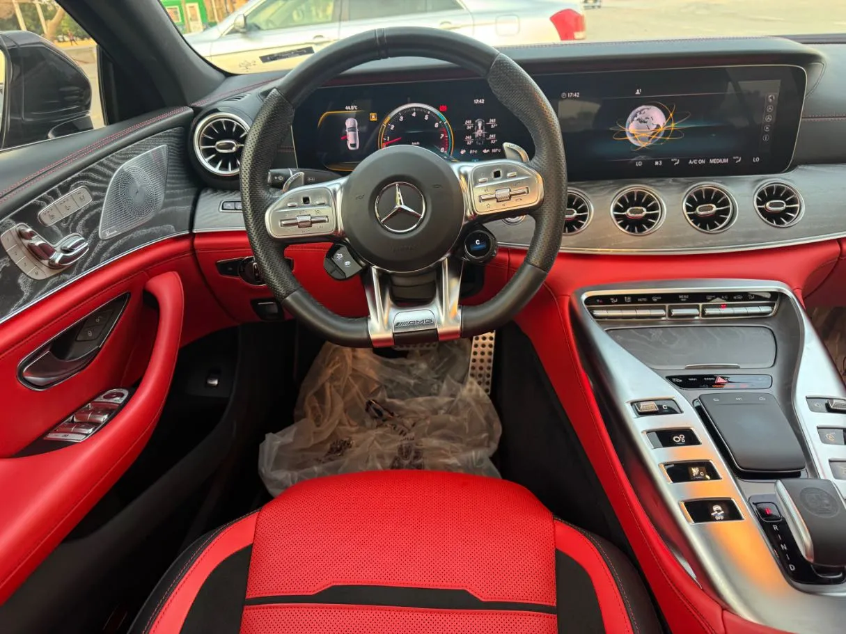 Car image 17