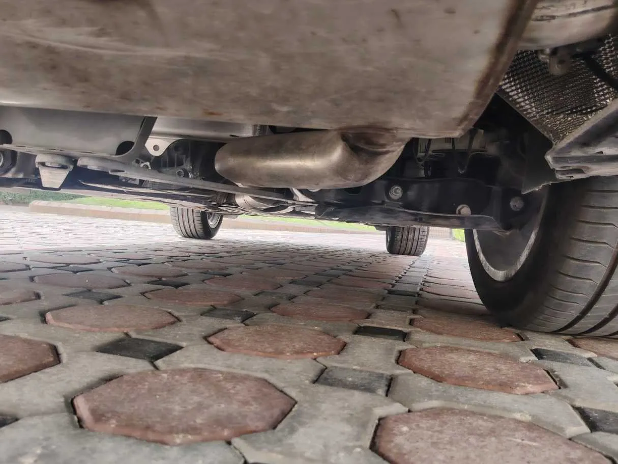 Car image 40