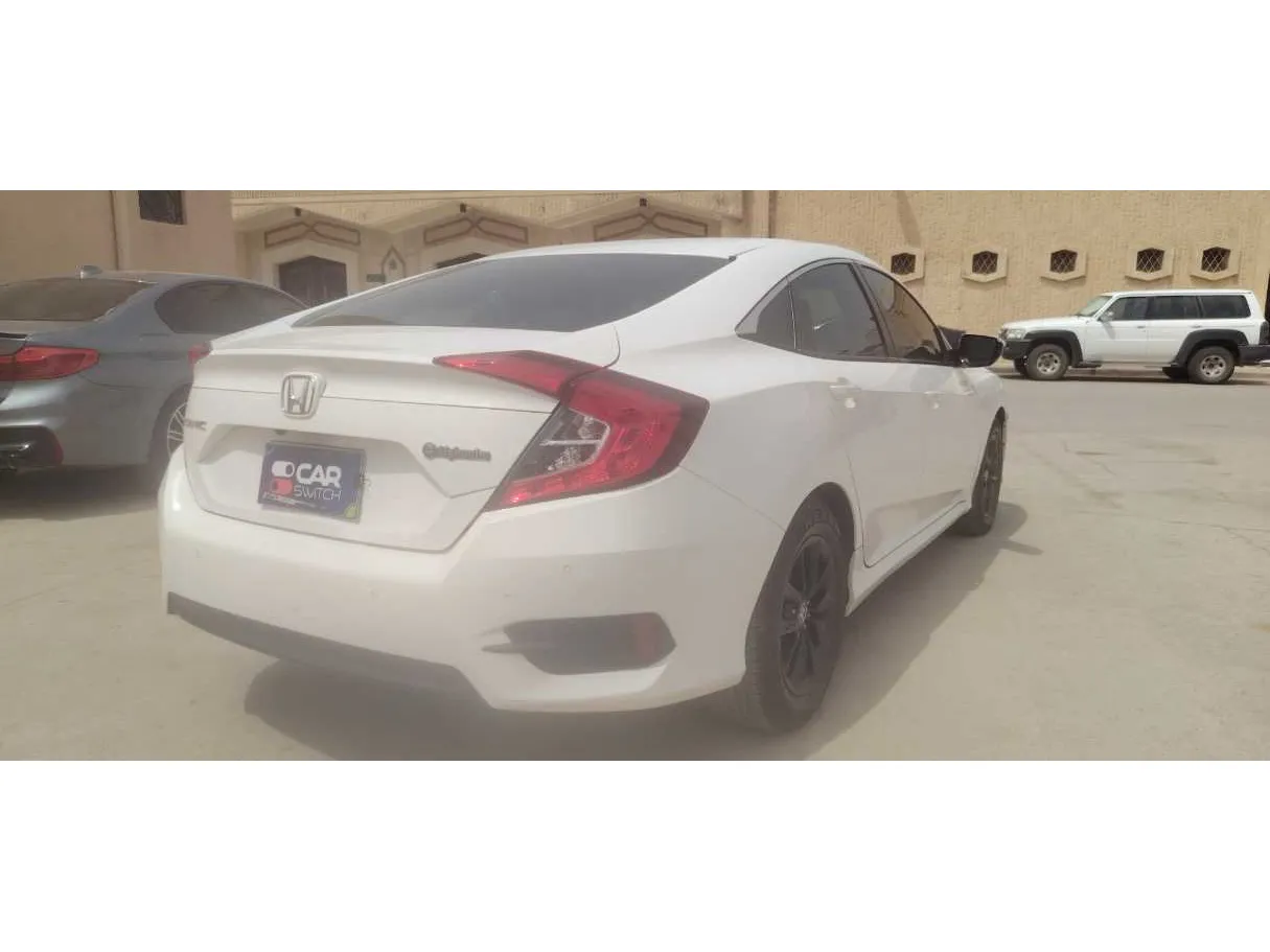 Car image 5