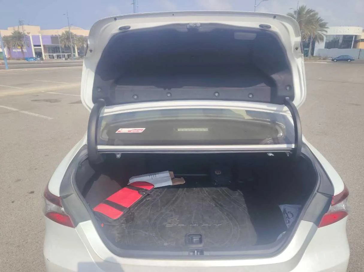 Car image 23