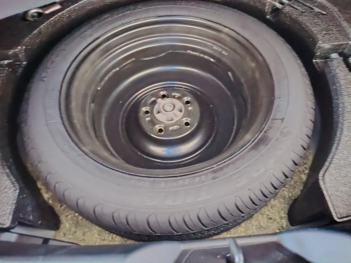 Car image 29