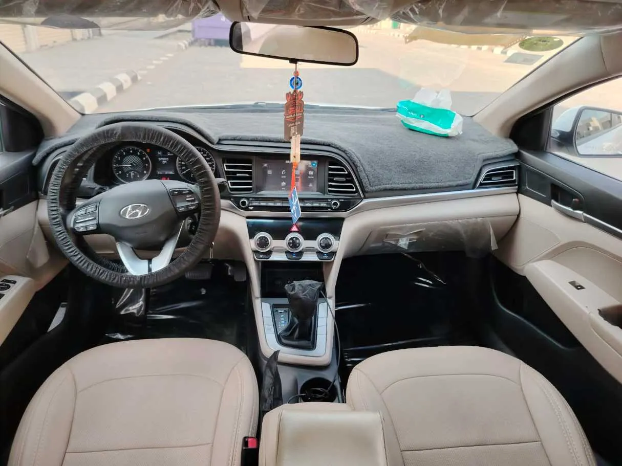 Car image 20