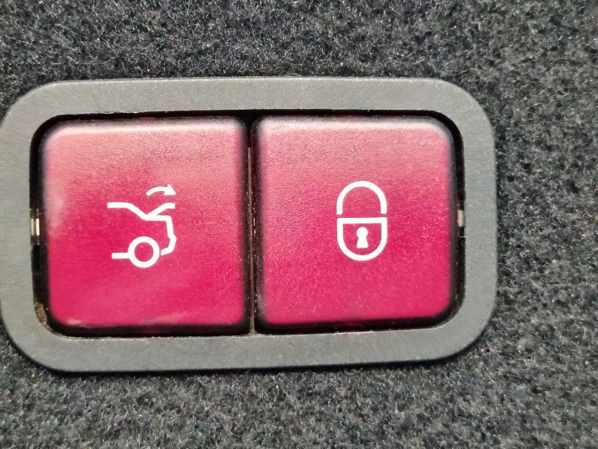 Car image 37