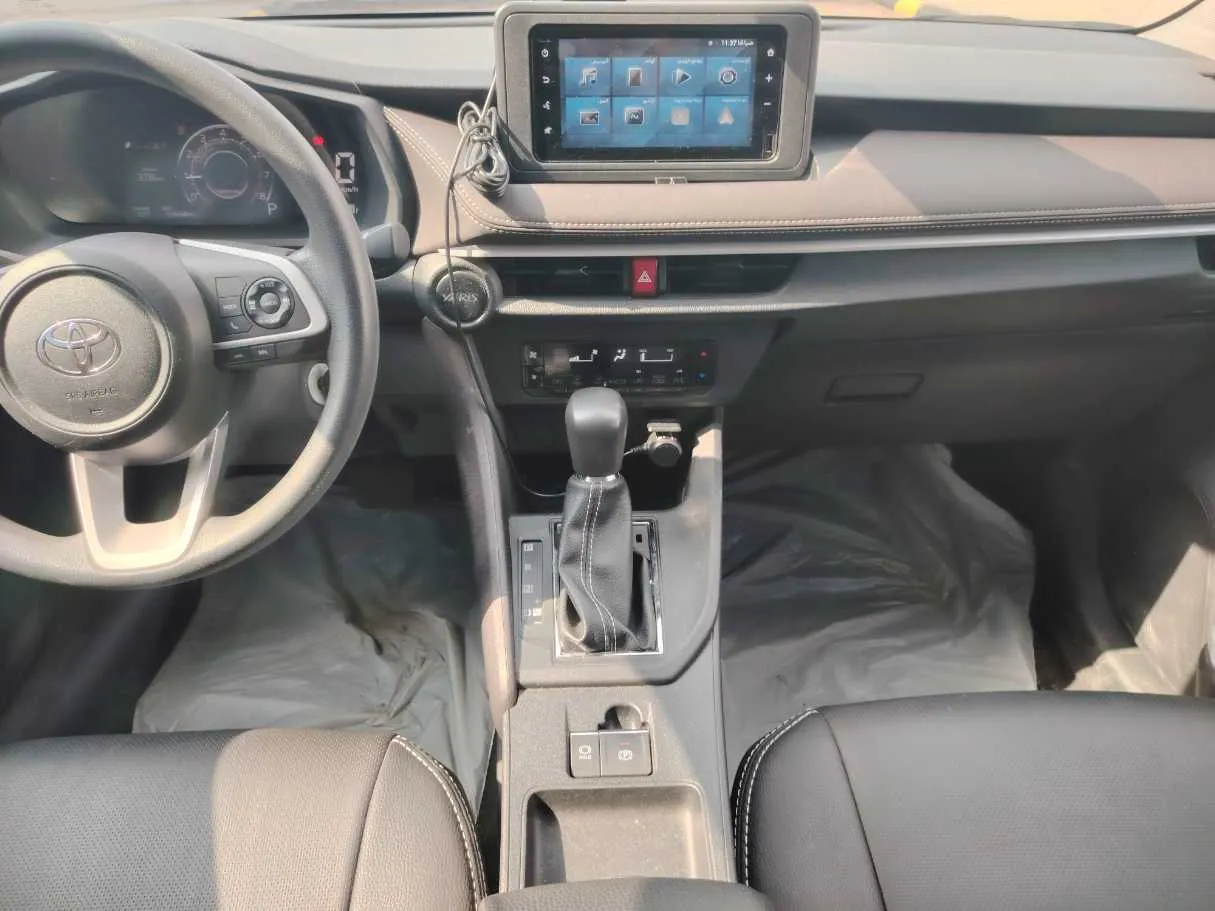 Car image 18