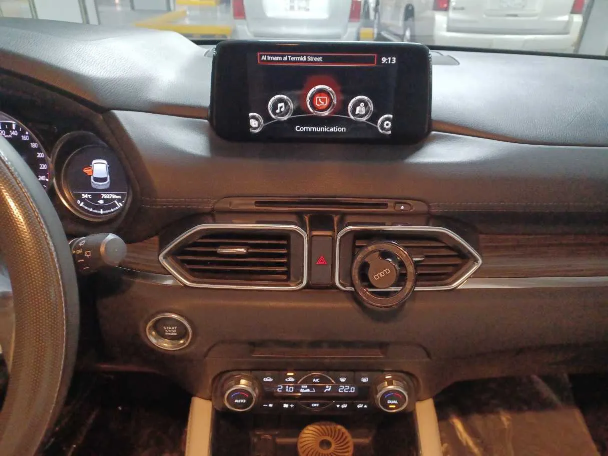Car image 15