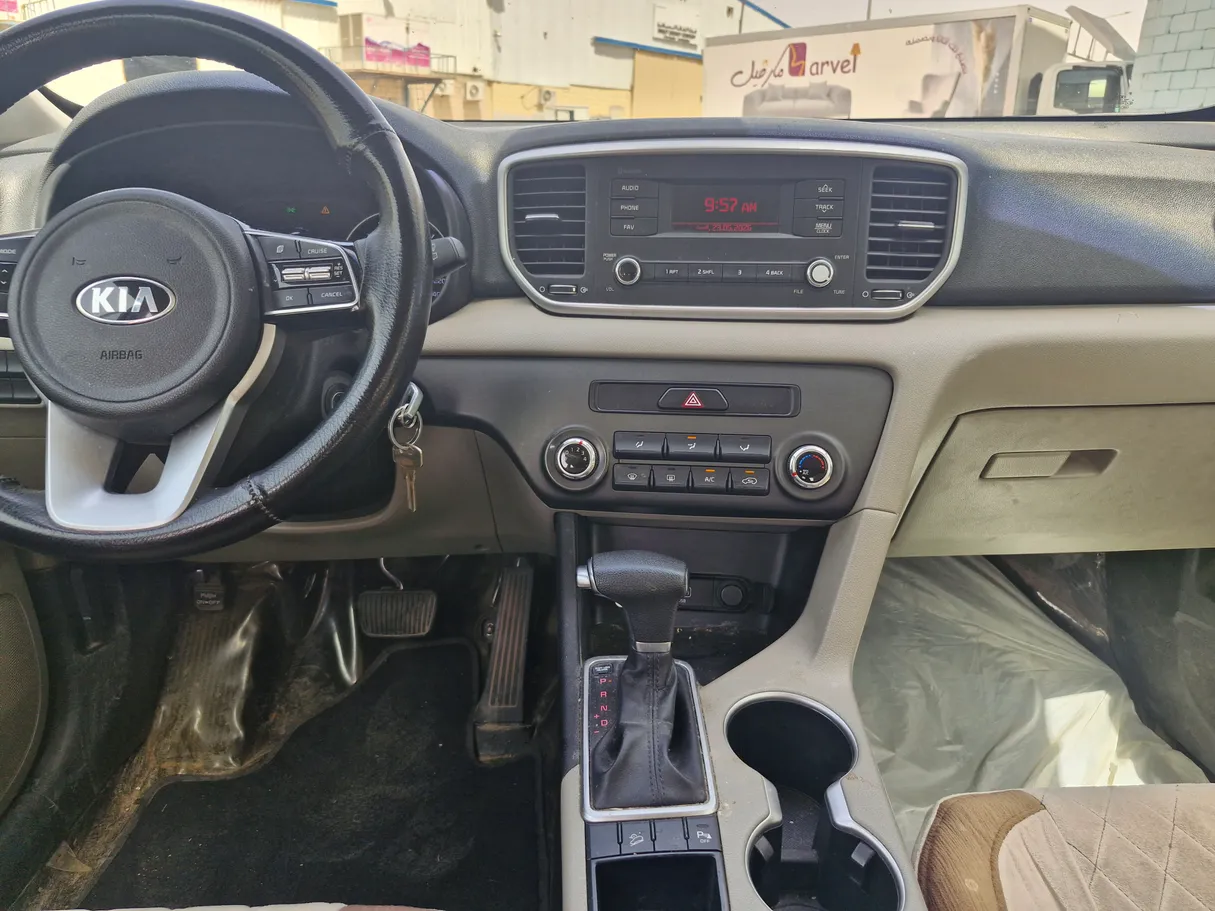 Car image 15