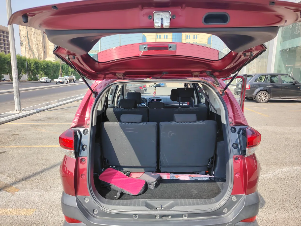 Car image 23