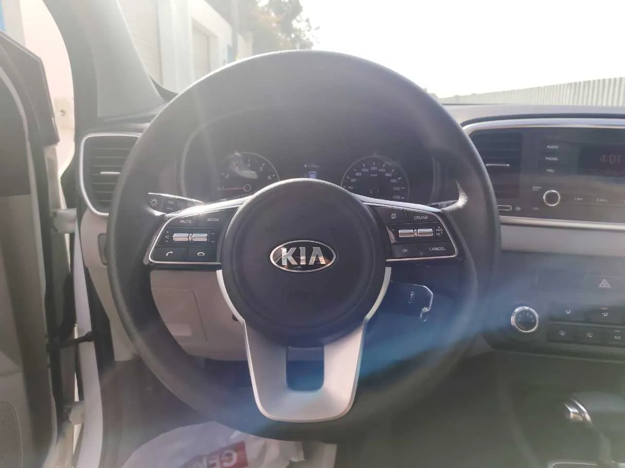 Car image 24