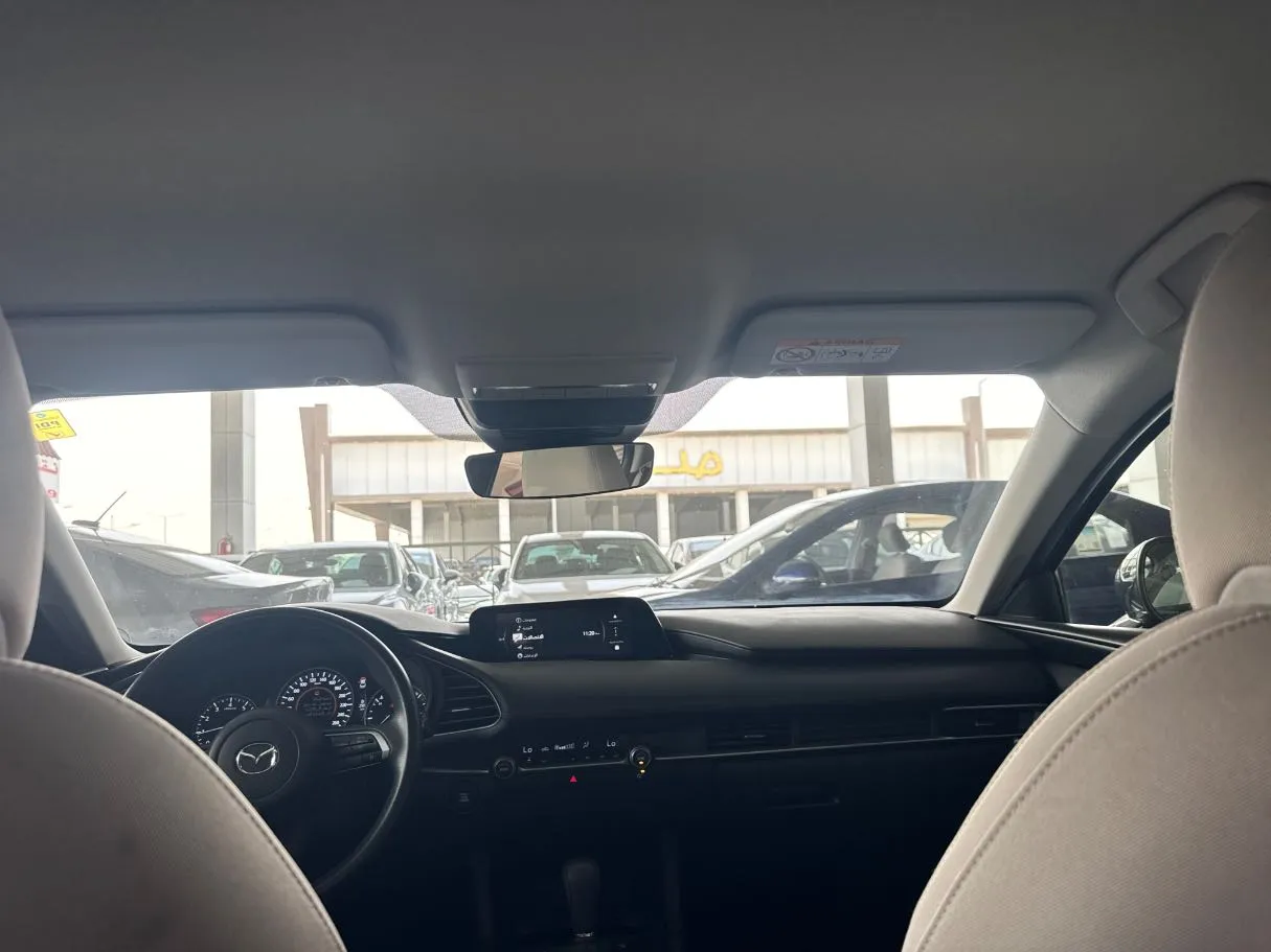 Car image 16