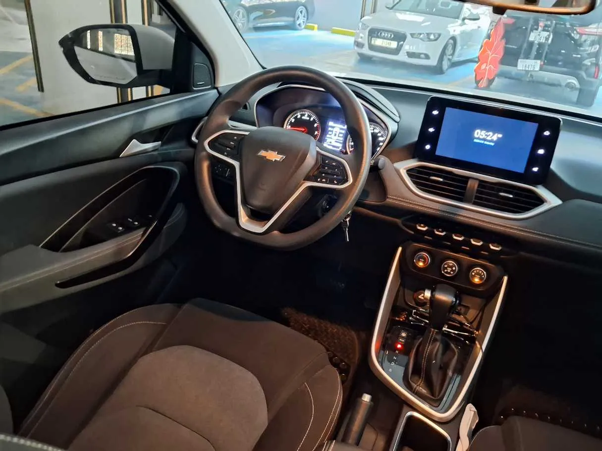 Car image 16