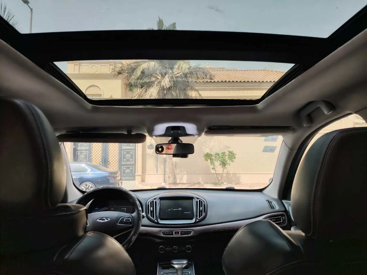 Car image 18