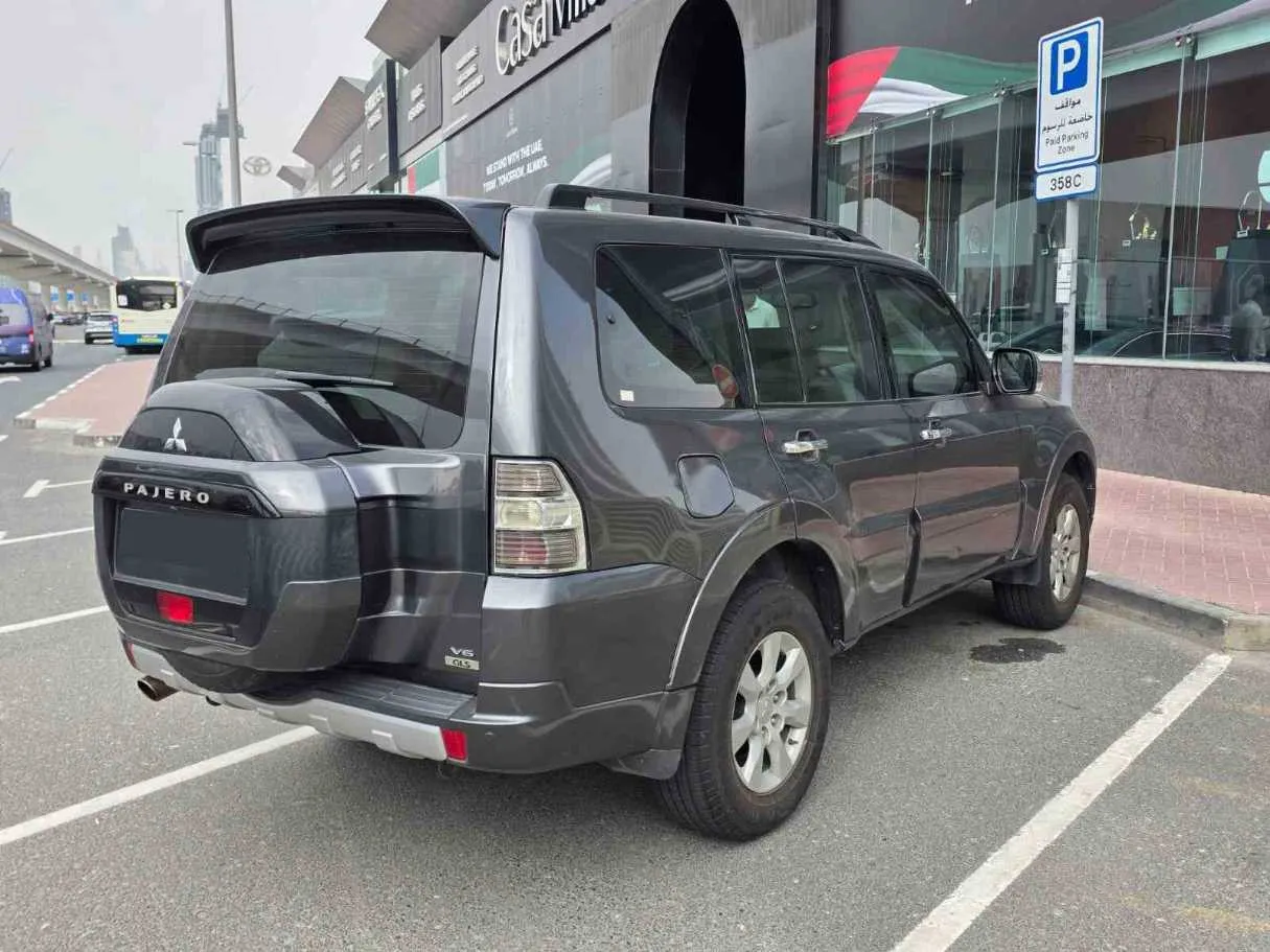 Car image 5