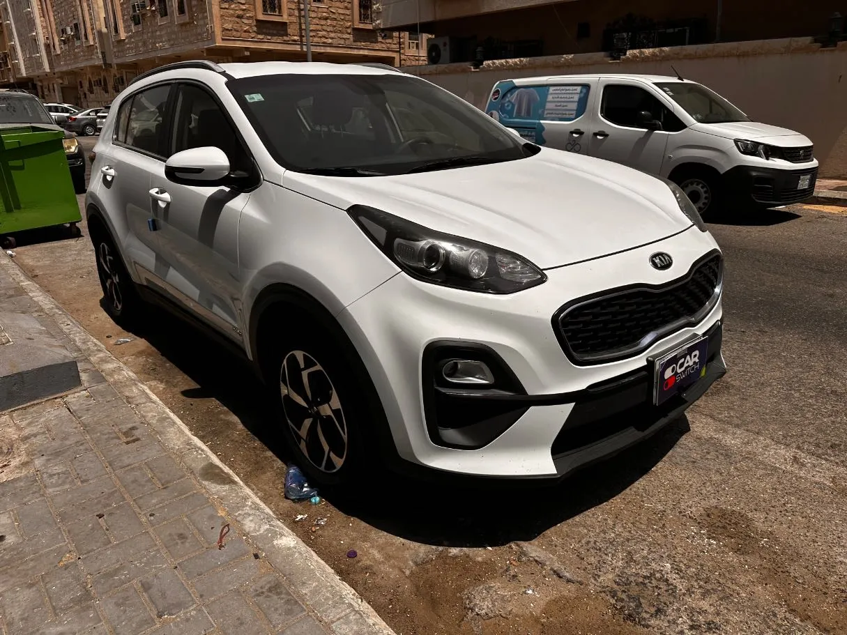Car image 3