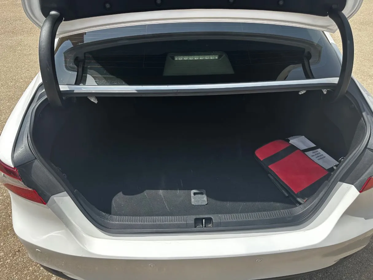 Car image 22
