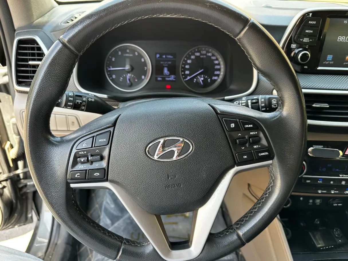 Car image 20