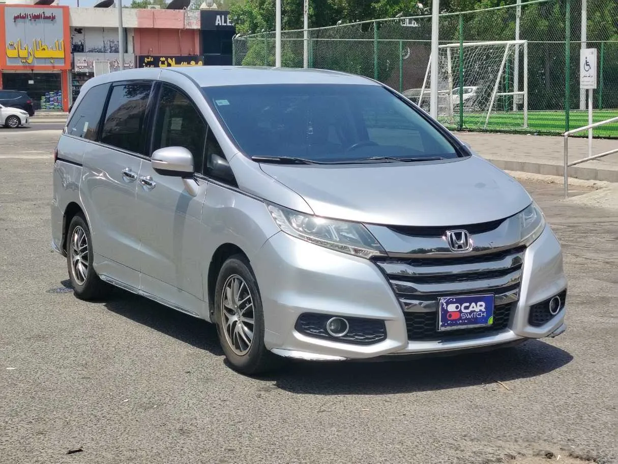 Car image 3