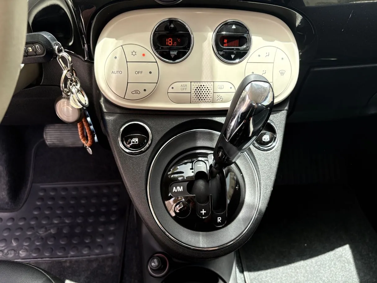 Car image 18