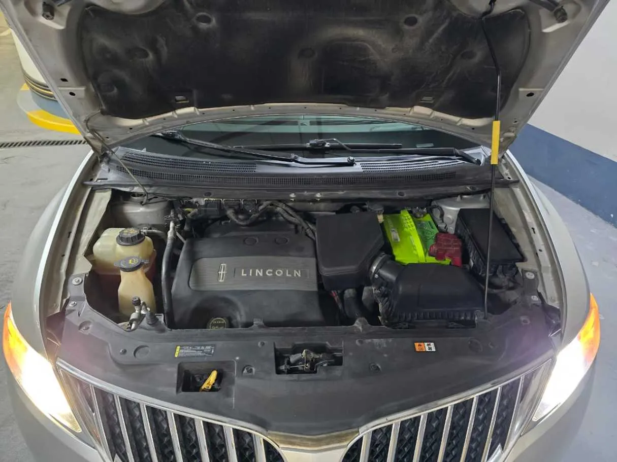 Car image 26