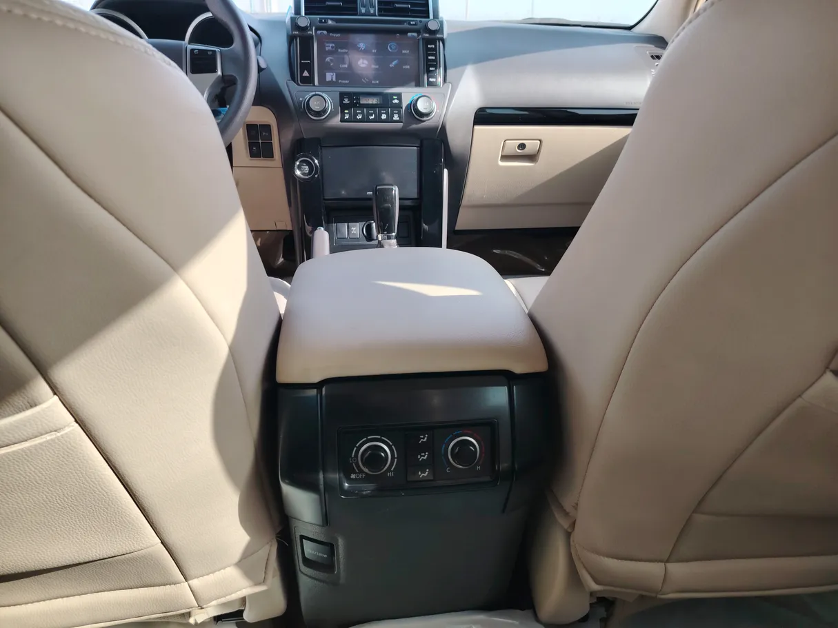 Car image 26