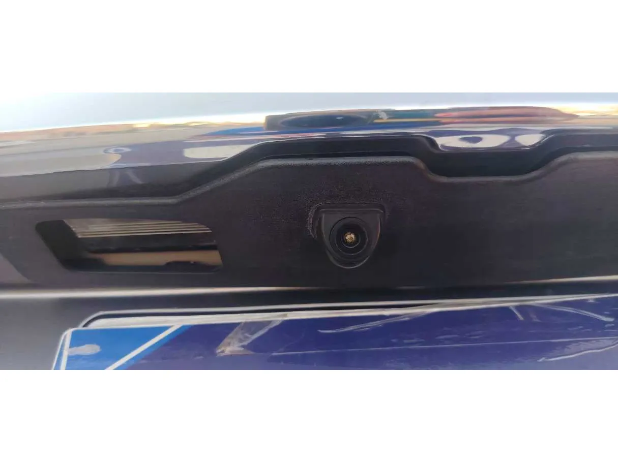 Car image 29