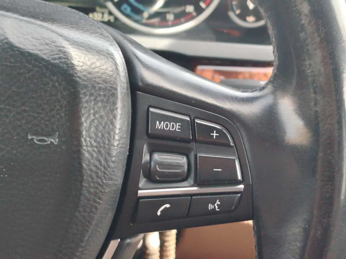 Car image 36