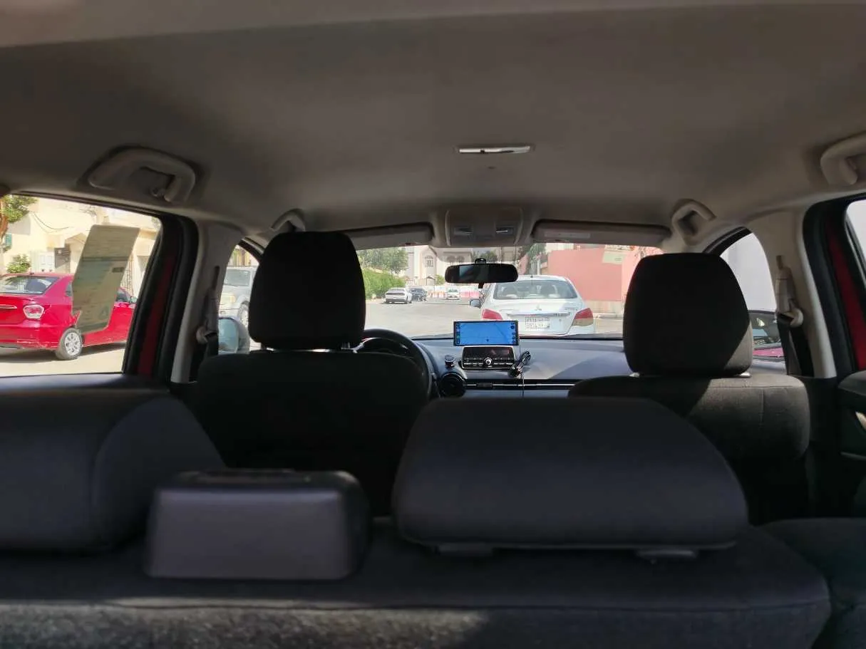 Car image 19