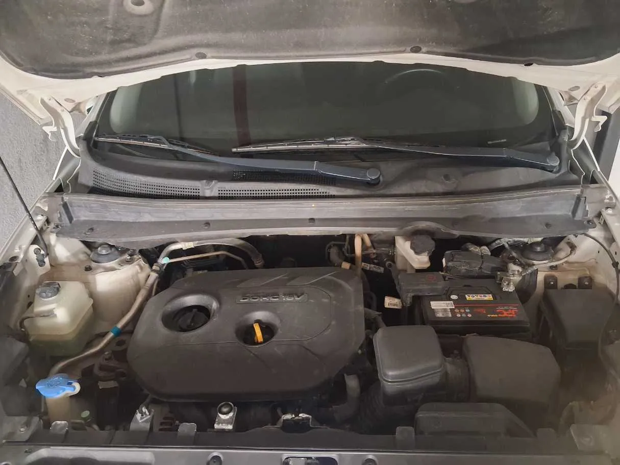 Car image 16