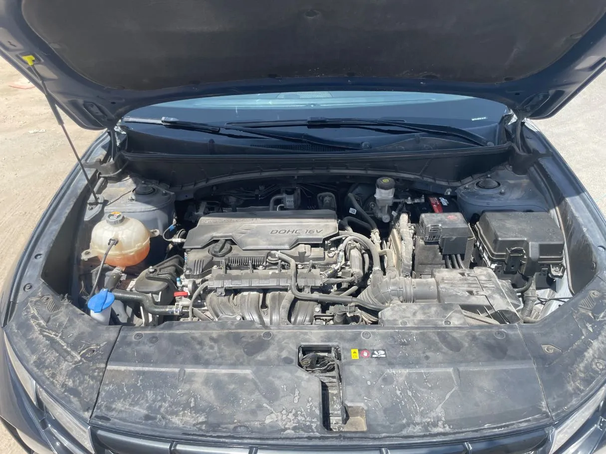 Car image 24
