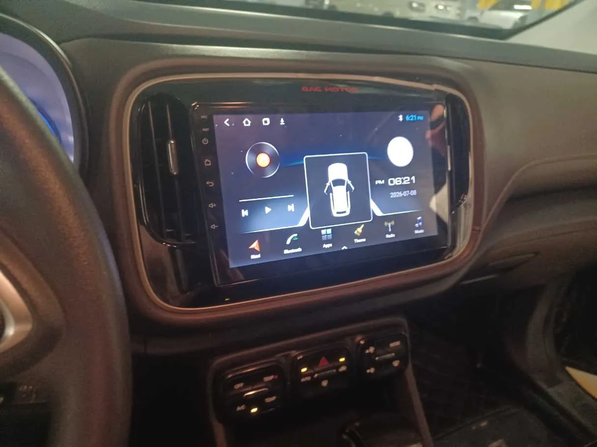 Car image 18
