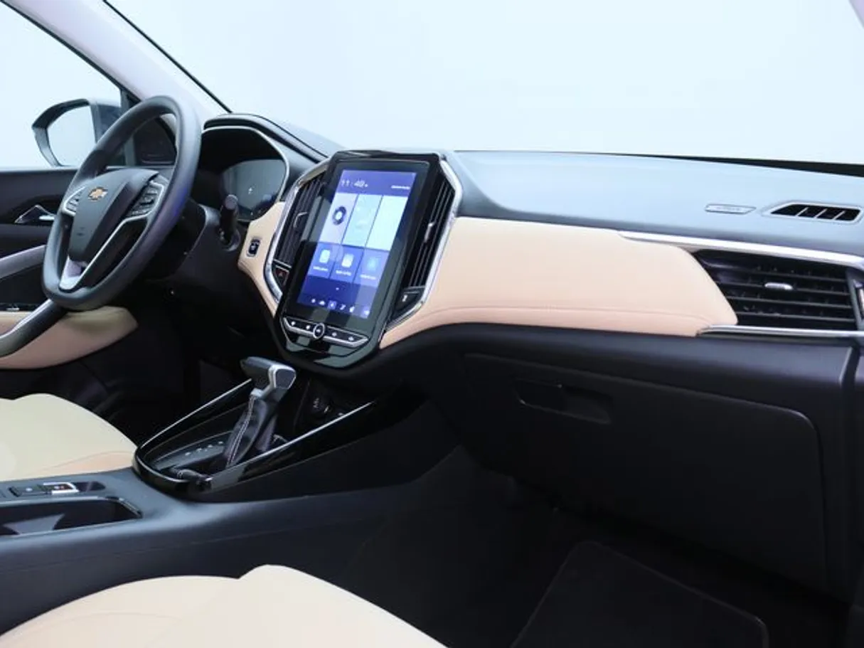 Car image 10