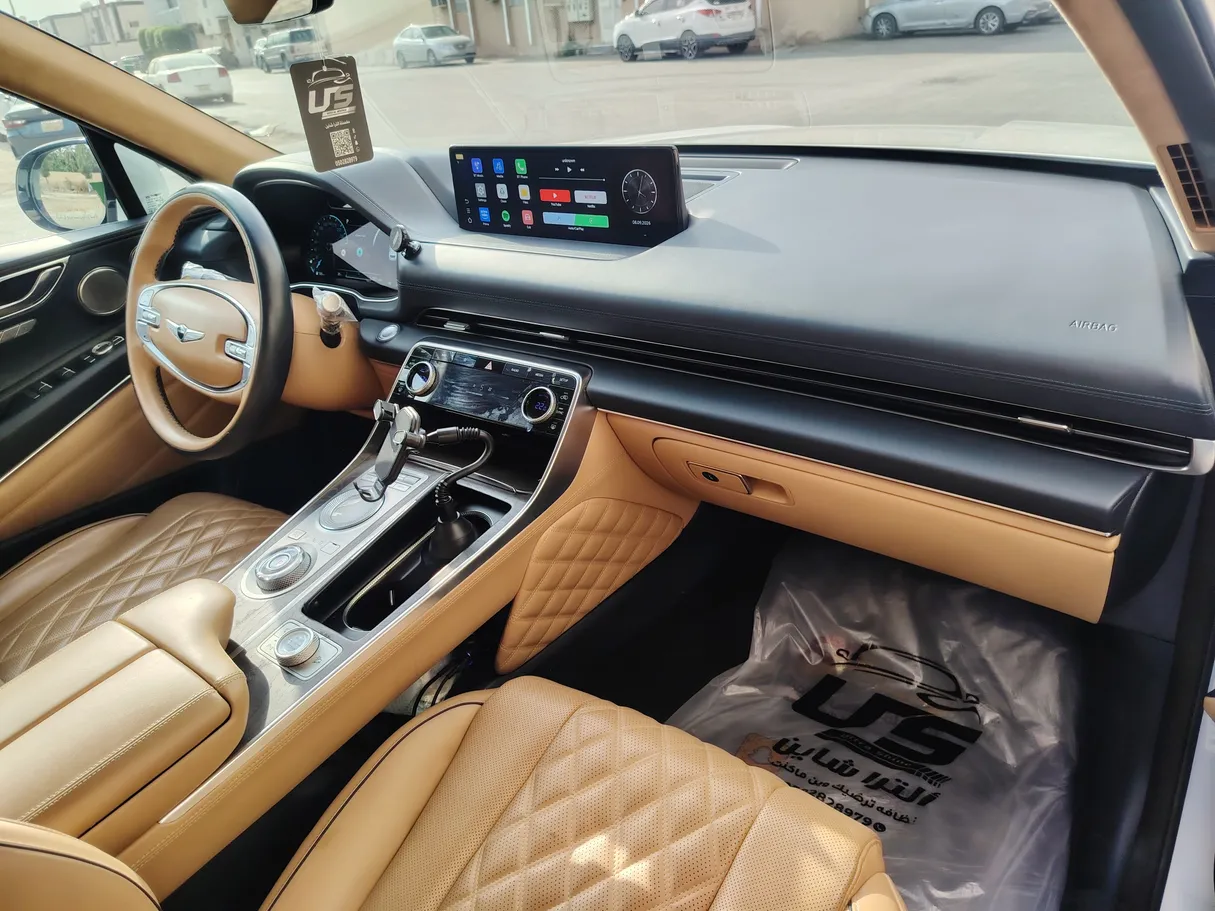 Car image 13