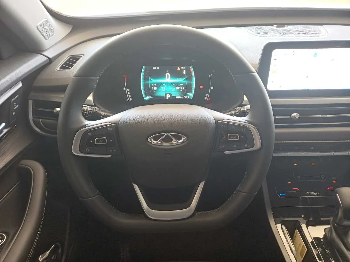 Car image 17